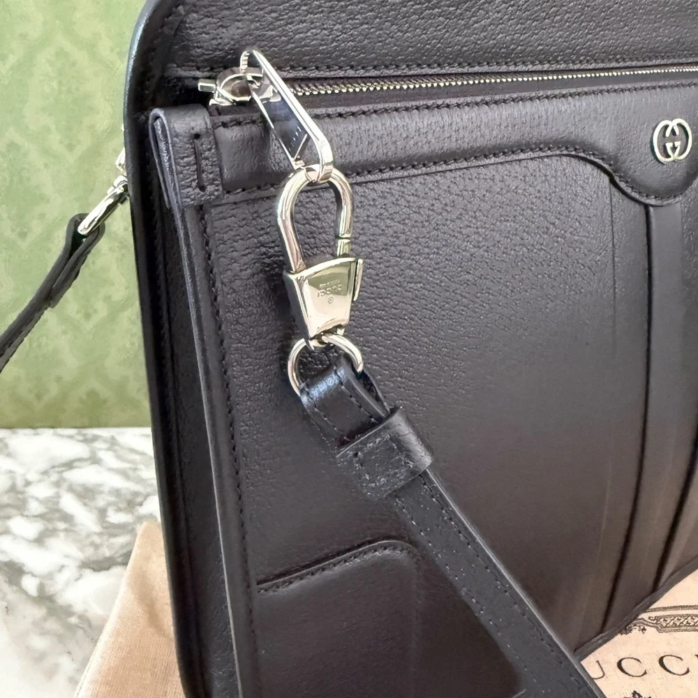 Gucci 735111 Unisex Black‎ Saffiano Leather Messenger Bag